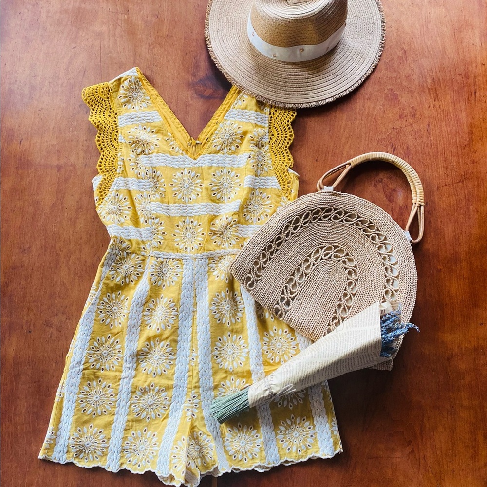 🌻 NWT SKIES ARE BLUE “Katie Romper” in yellow (M) 🌻